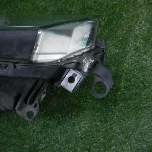 Фара левая Toyota Rav 4 CA40 (2015-2019) LED
