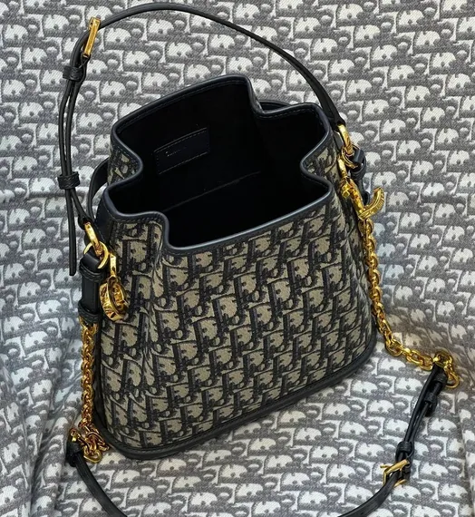 Сумка Dior C'est Dior, модель среднего формата синий