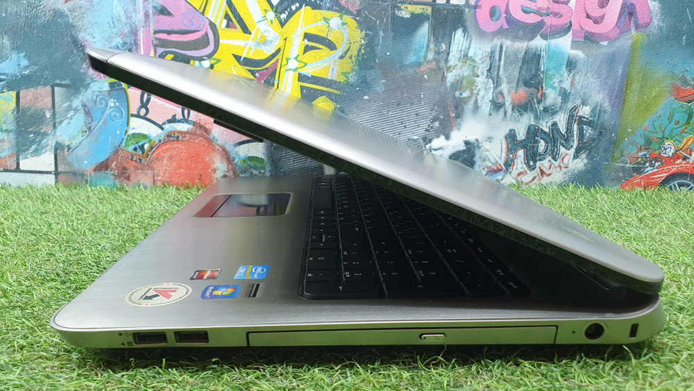 Ноутбук HP i5/6 Gb