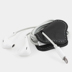 Держатель для проводов и наушников Chapeau из кожи теленка, черного цвета