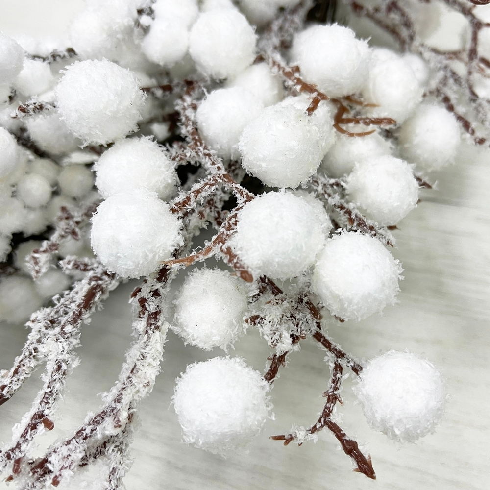 Венок из белых ягод 45см ChristmasDeLuxe заснеженный