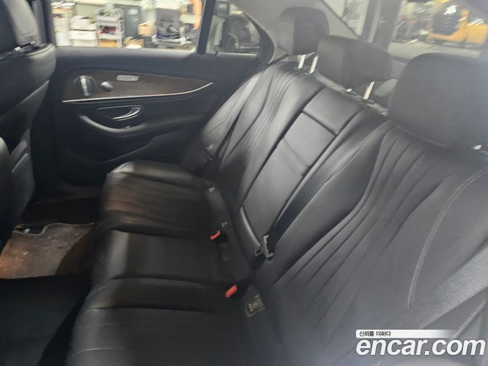 Mercedes-Benz E-Class W213 E300 4MATIC Exclusive (10.2020)