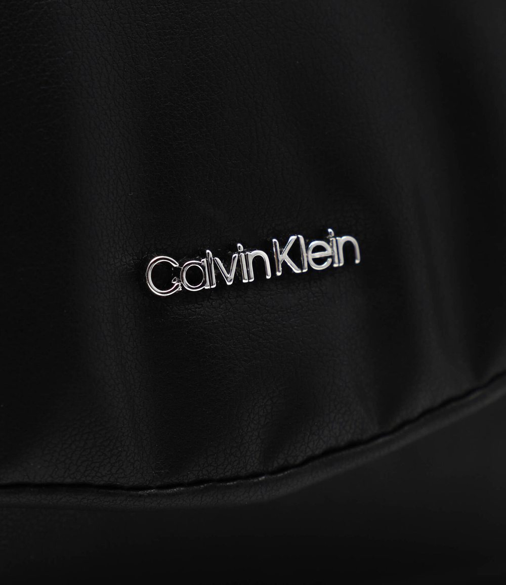 сумка через плечо puffed Calvin Klein - черный(K60K609853)