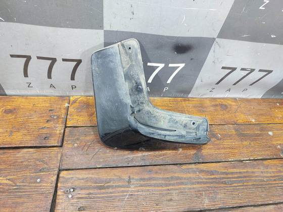 Брызговик передний правый Cadillac XT6 19-нв Б/У Оригинал 84535420