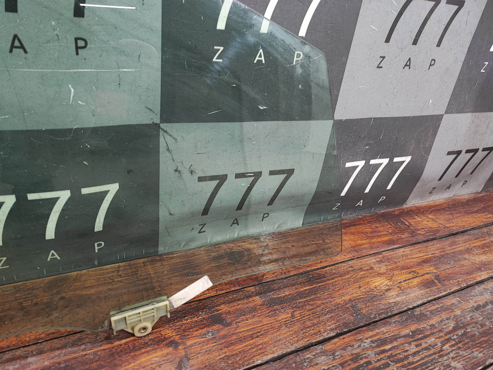 Стекло двери передней правой Kia Ceed 2 (JD) 12-18 Б/У Оригинал 82420A2010