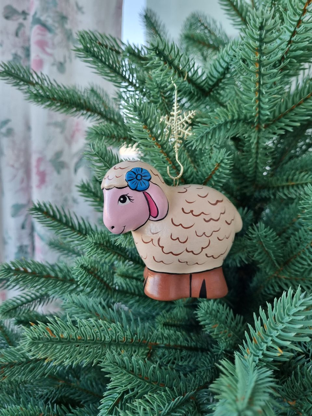 Фарфоровая игрушка любимая овечка