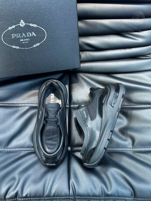 Кроссовки Prada