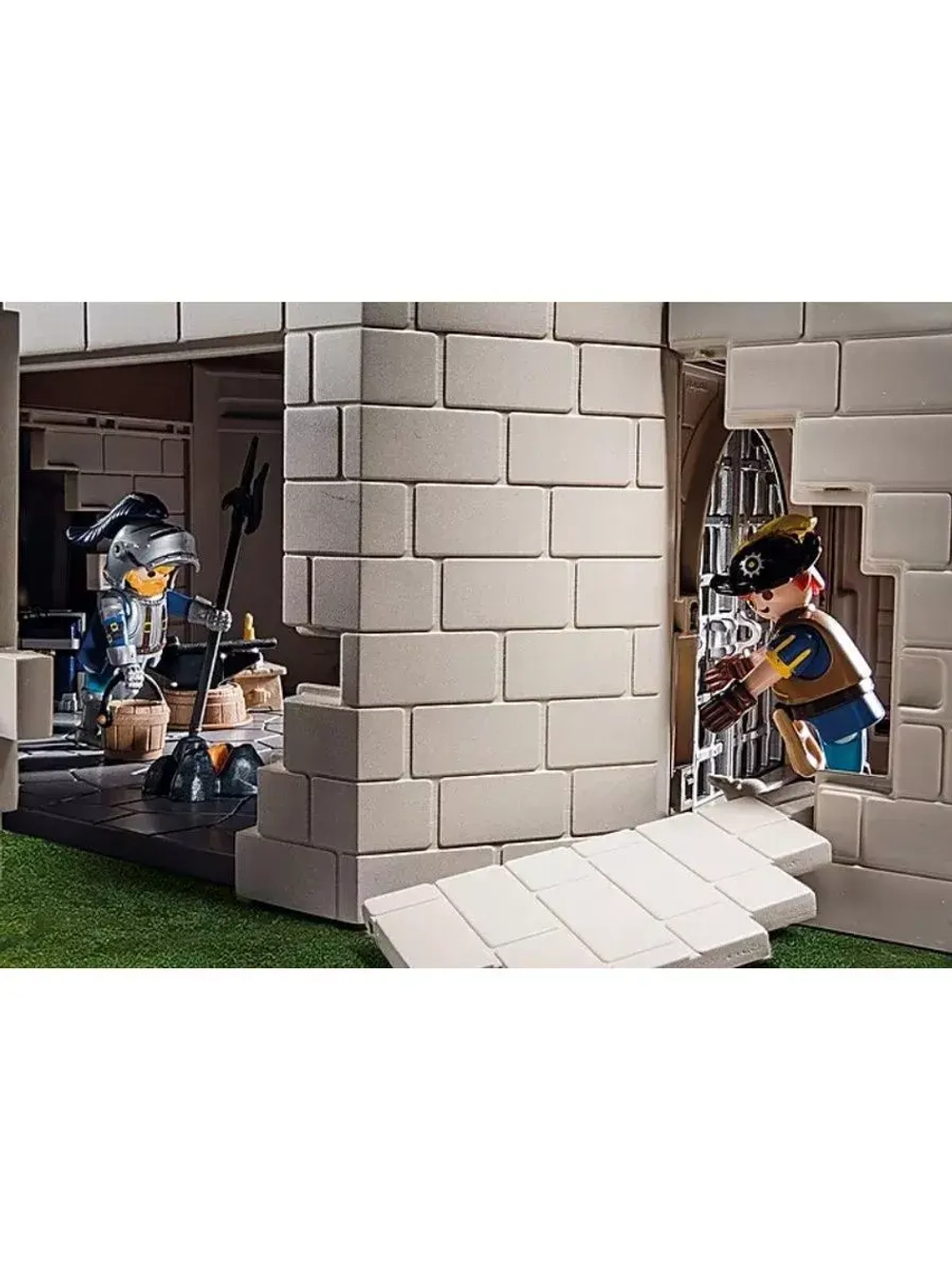 Набор Большой замок Новельмор Playmobil 70220