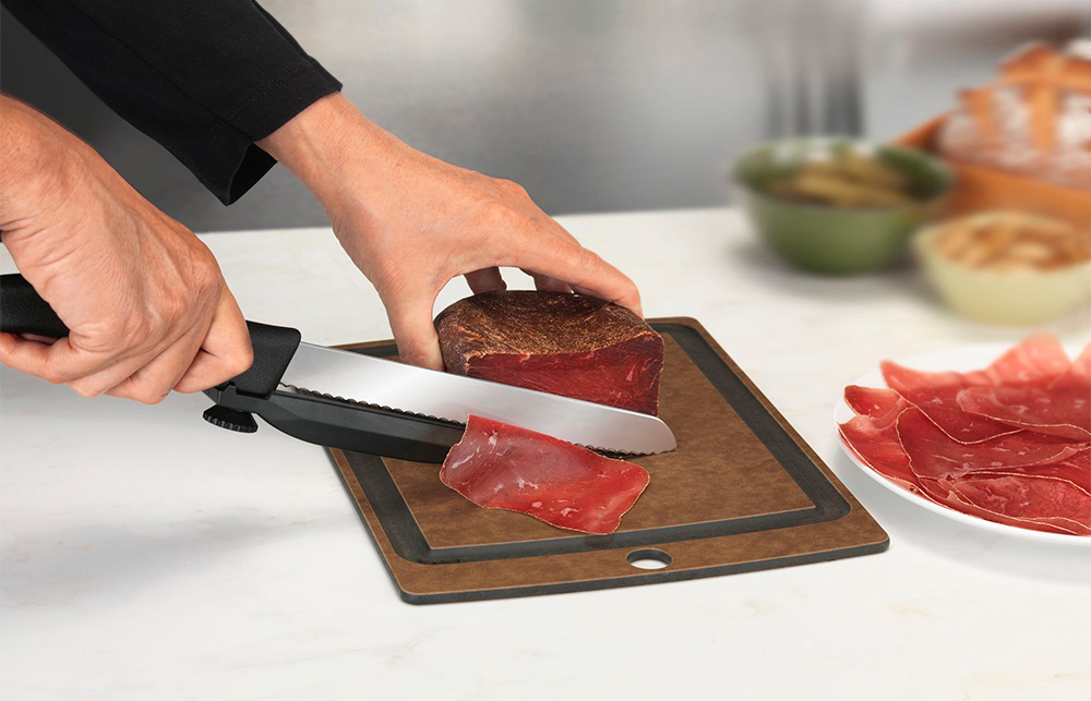 Нож Victorinox с упором для отрезания равномерных ломтиков, черный