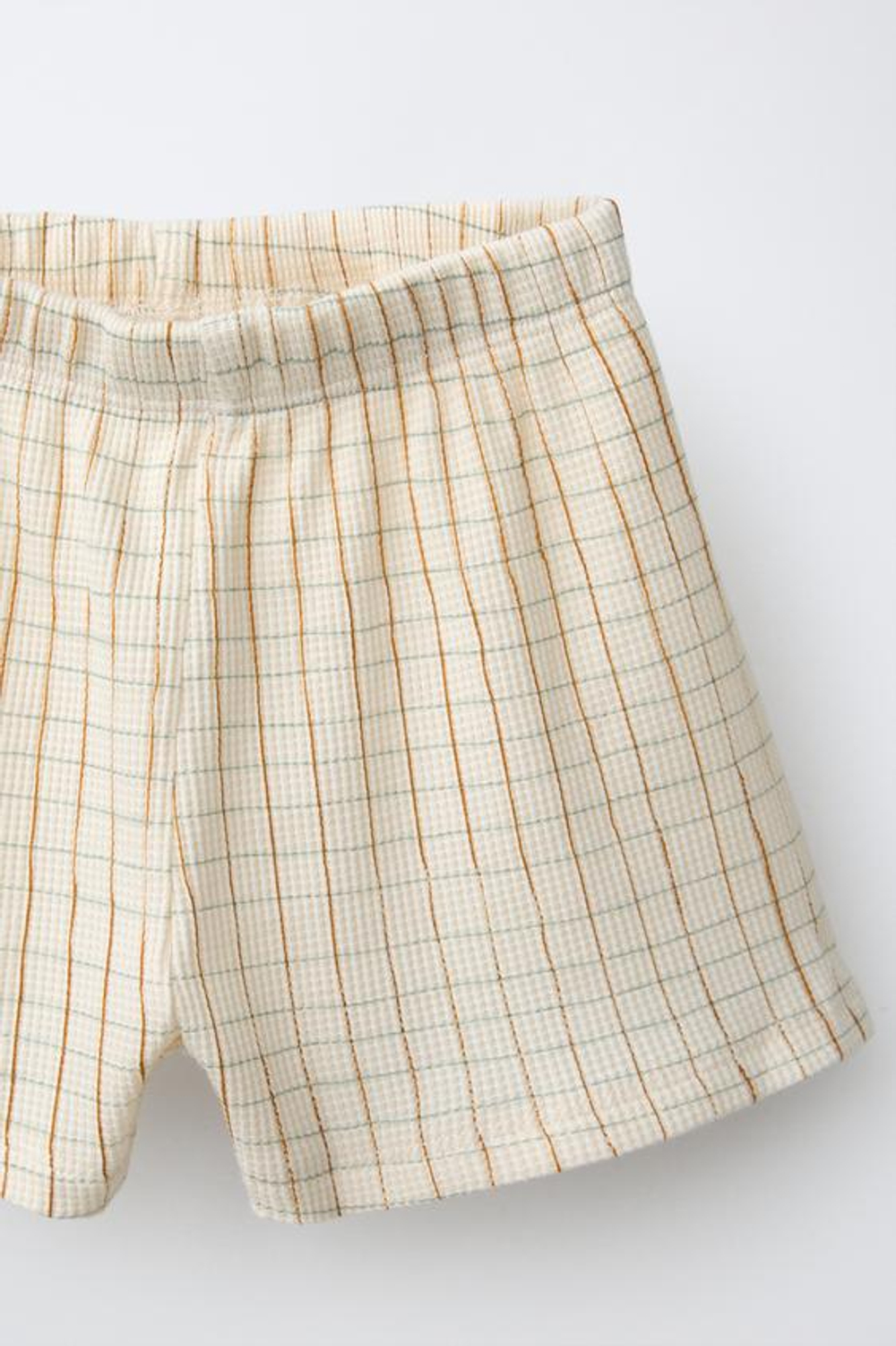 ZARA КОМПЛЕКТ ИЗ ФУТБОЛКИ И ШОРТОВ В КЛЕТКУ, ЭКРЮ