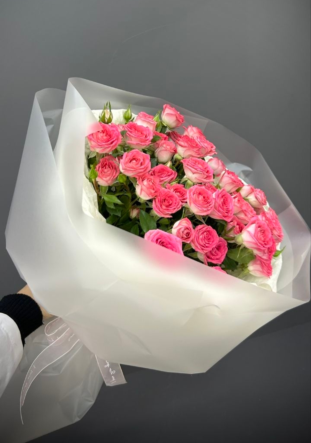 Букет из 7 веточек кустовых роз