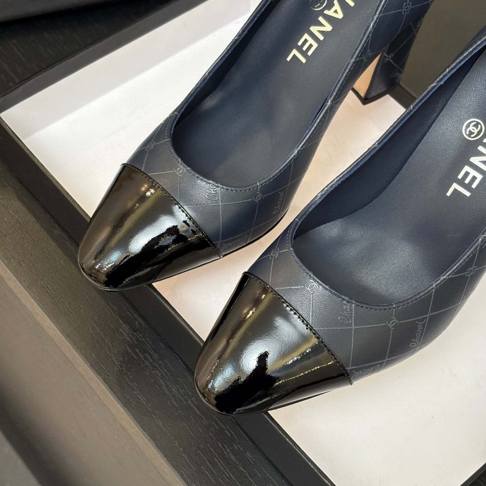Chanel Pumps