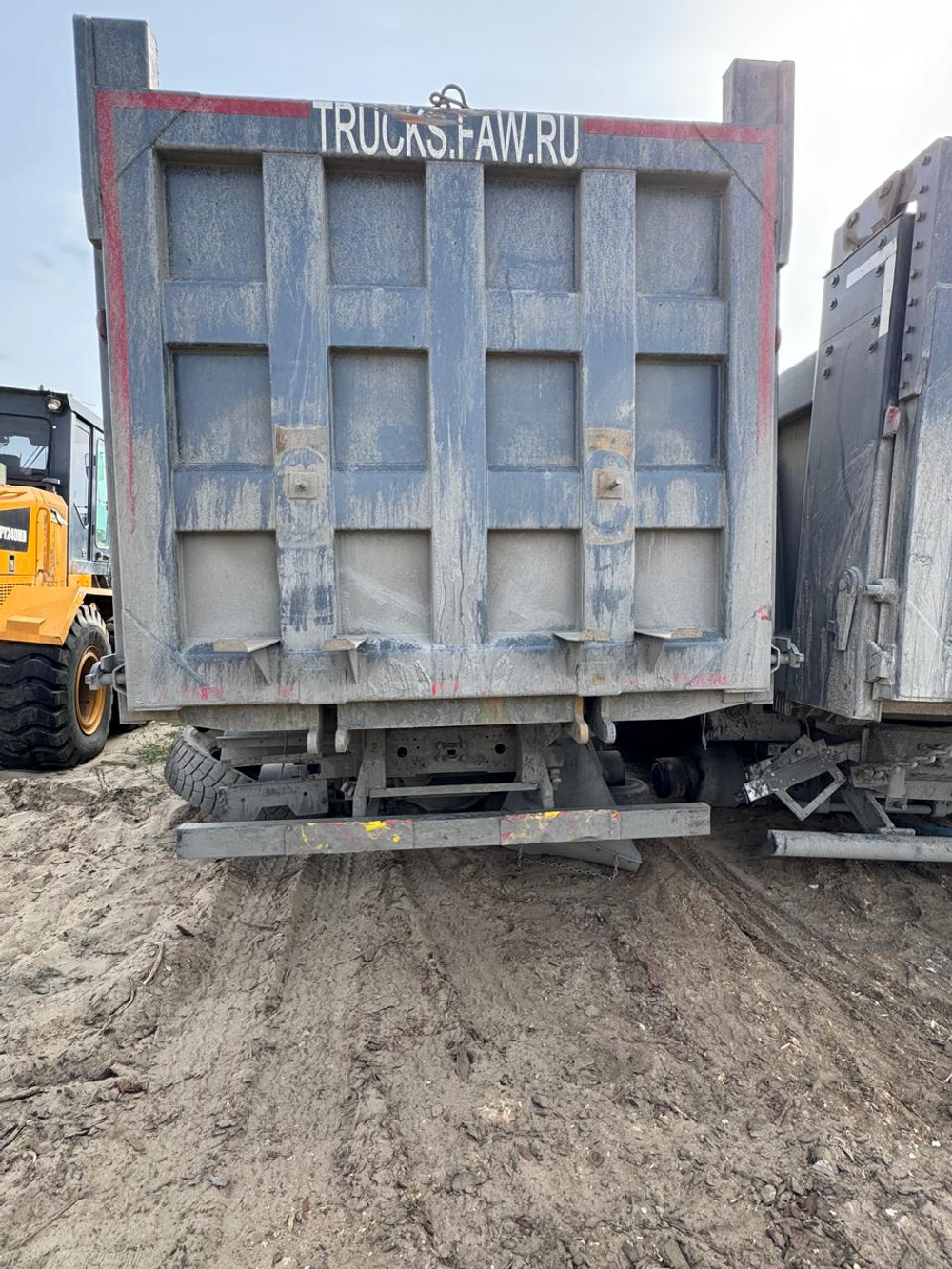 FAW J6 8x4 Самосвал СА3310Р66K24T4E5 (Дизельный, 11,1 л, 420 л.с., МТ)