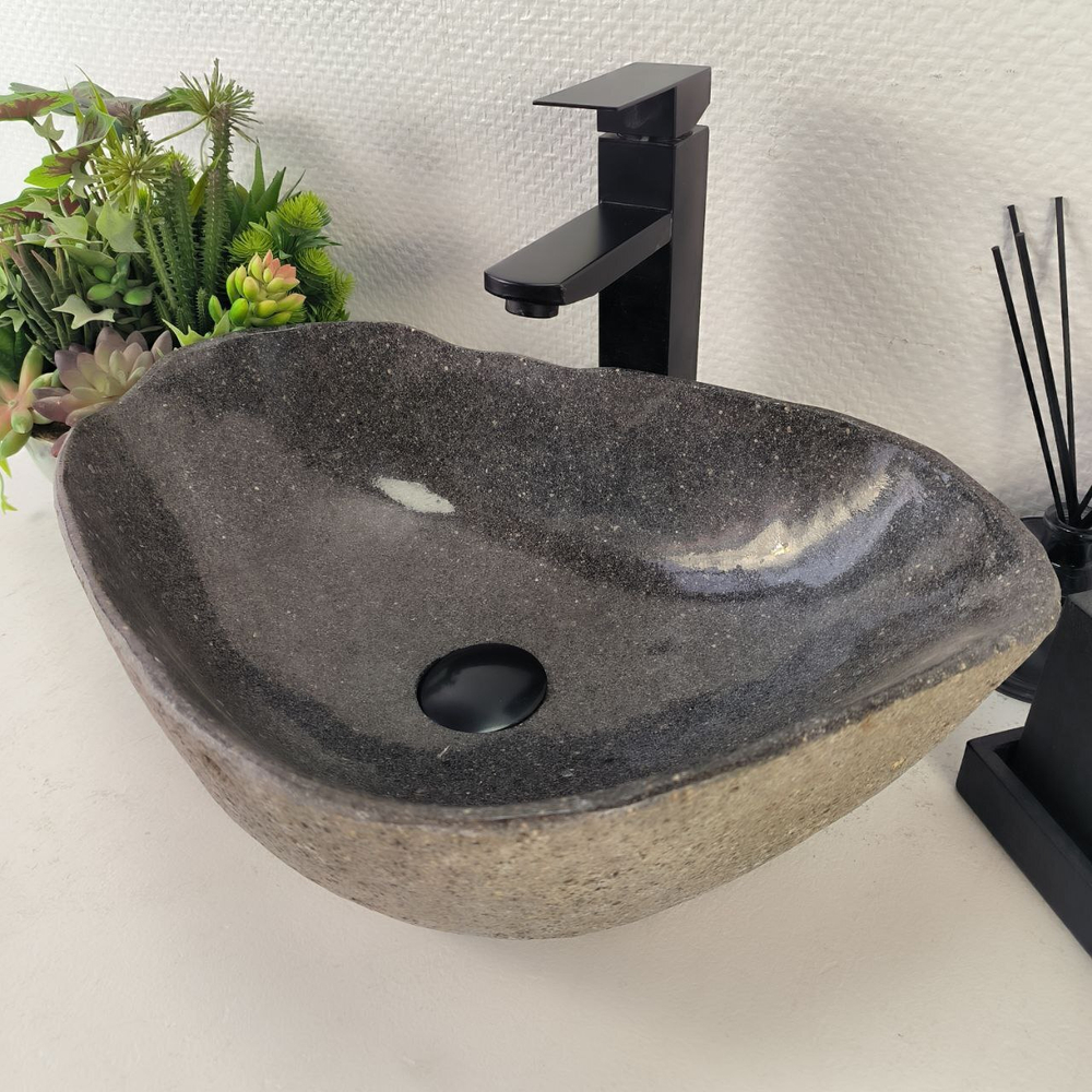 Раковина из речного камня RS-64987 48*34*15 0861