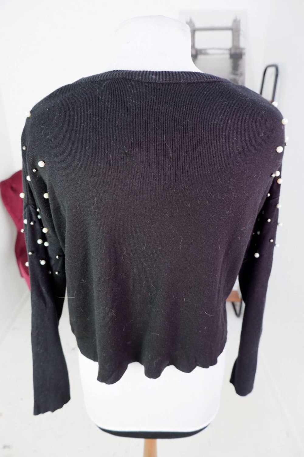 Джемпер Stradivarius с бусинами, маркировка S, визуально на 46 размер