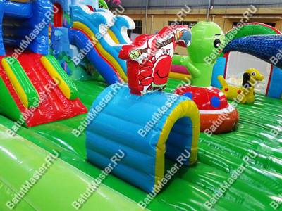 Коммерческий надувной батут "Монстры атакуют", 17*8*6 м