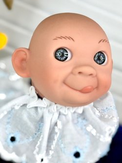 Кукла LAMAGIK мягконабивная 23см Caritas (304U1)