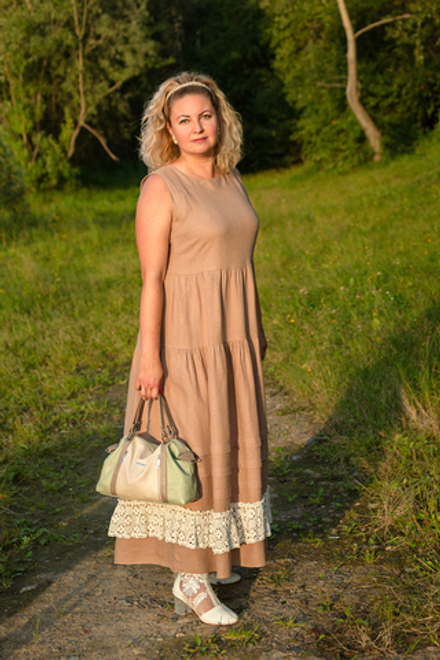 Платье-сарафан изо льна с кружевом