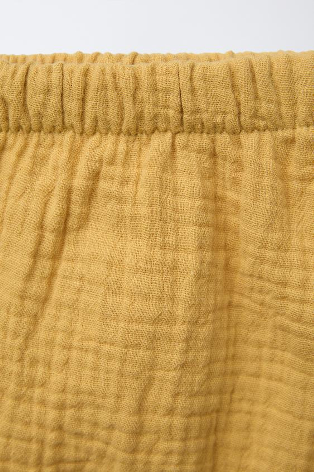 ZARA ОДНОТОННЫЕ ТРУСЫ ИЗ РЕЛЬЕФНОЙ ТКАНИ, ГОРЧИЧНЫЙ