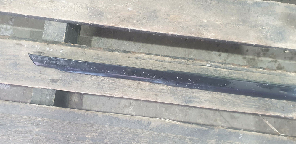 Молдинг двери передней правой Mercedes E (W213) 16-нв Б/У Оригинал A2137209604