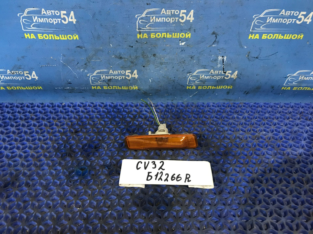 Повторитель в бампер правый TOYOTA VISTA 1992-1994