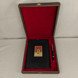 Набор "Ежедневник "ФНС" (златоустовская гравюра) из натуральной кожи со съемной обложкой и ручкой Parker"