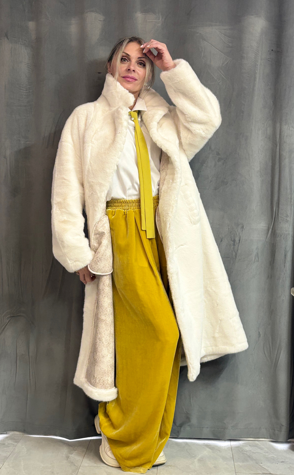 Шуба /белая /классика/ эко мех