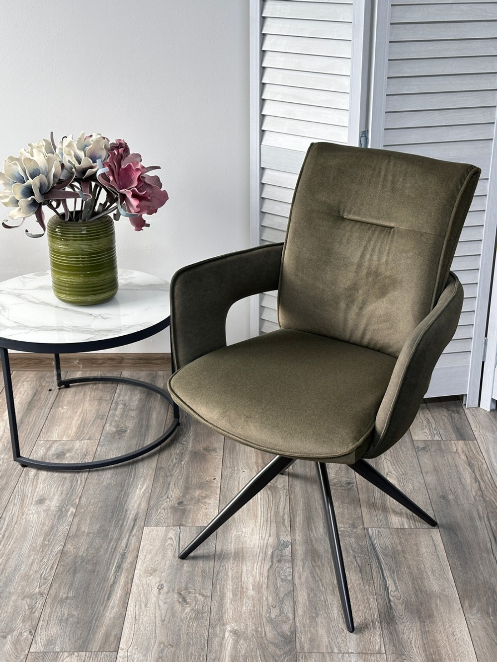 Стул М-City DISAUR Kinnet поворотный на поворотный на 360 градусов, Mohair-353, Castel-39 Зеленый,ткань, Тем.-Серый каркас