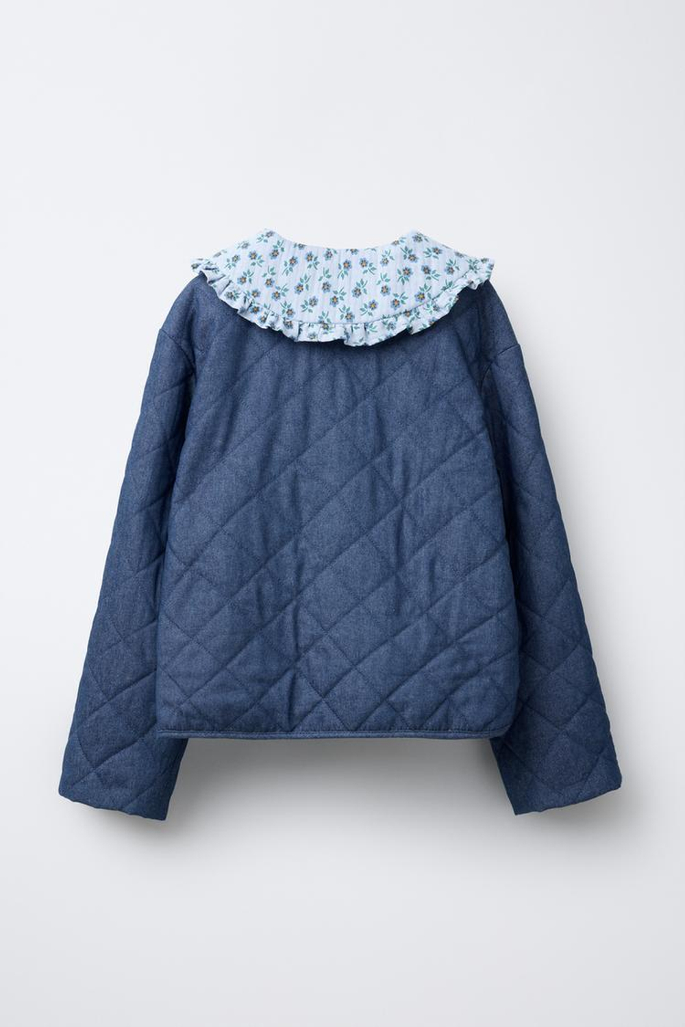 ZARA СТЕГАНАЯ КУРТКА С ОТСТЕГИВАЮЩИМСЯ ВОРОТНИКОМ И ЦВЕТОЧНЫМ ПРИНТОМ, СИНИЙ