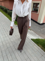 Брюки прямого кроя с защипами