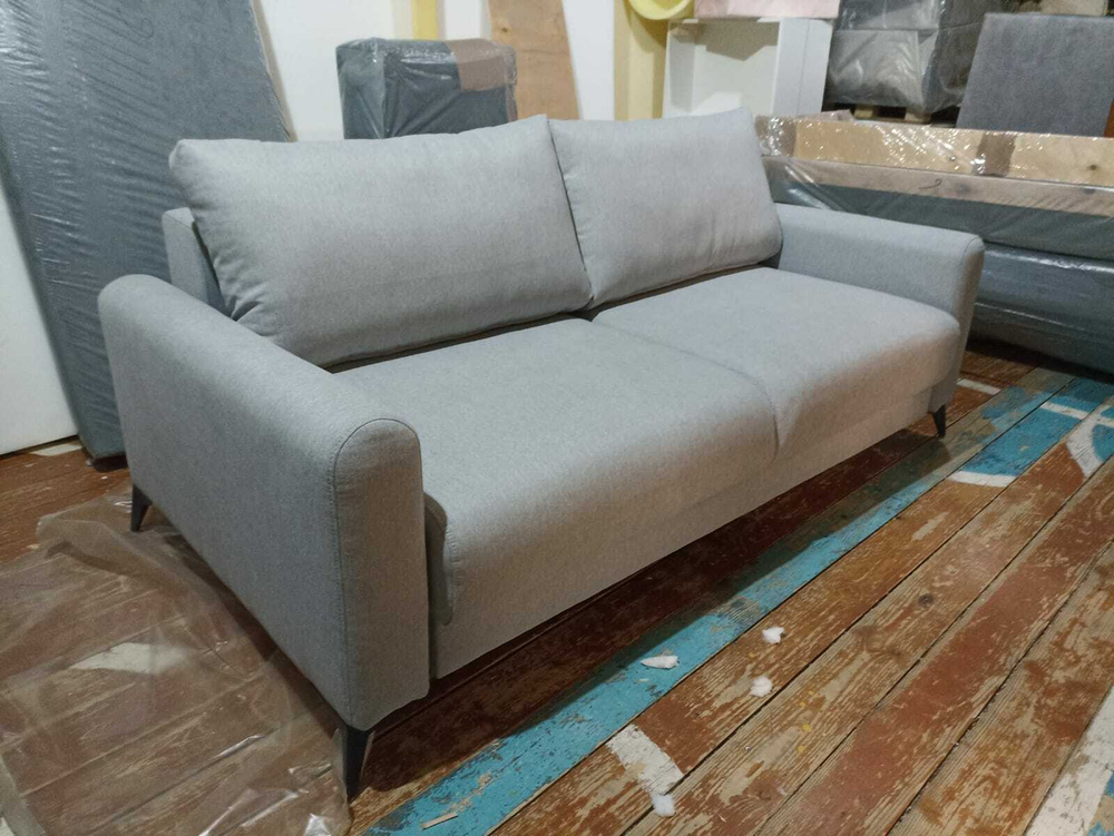 Милан с ножками