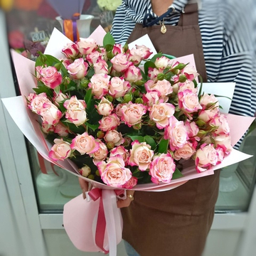 Букет из 11 кустовых роз сорта "Reflex"