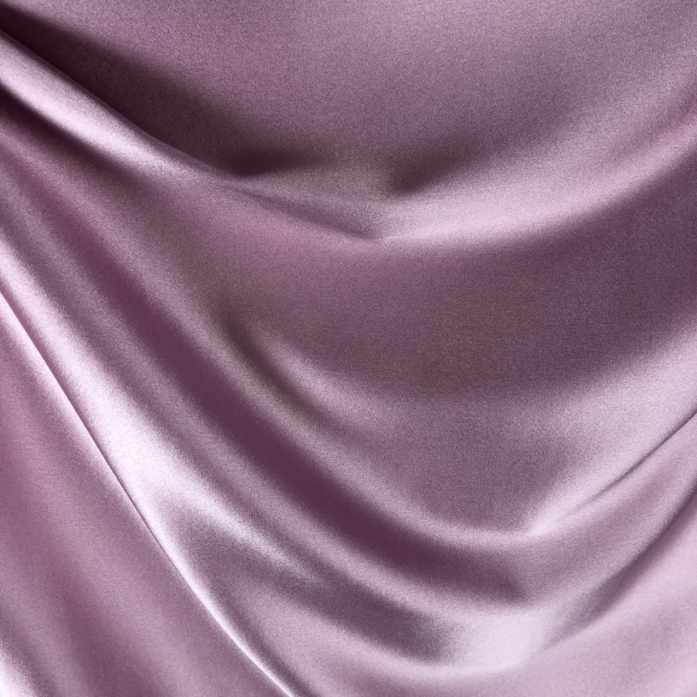 Шелковый стретч-атлас нежно-сиреневого цвета
