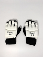Перчатки для каратэ Closecall белые
