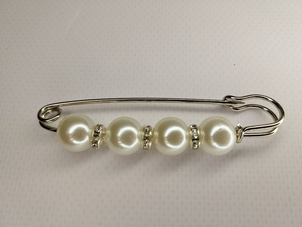 Булавка брошь "Жемчужины-стразы." для кардигана, пальто, платков, костюмов, одежды. Цвет жемчужный белый.