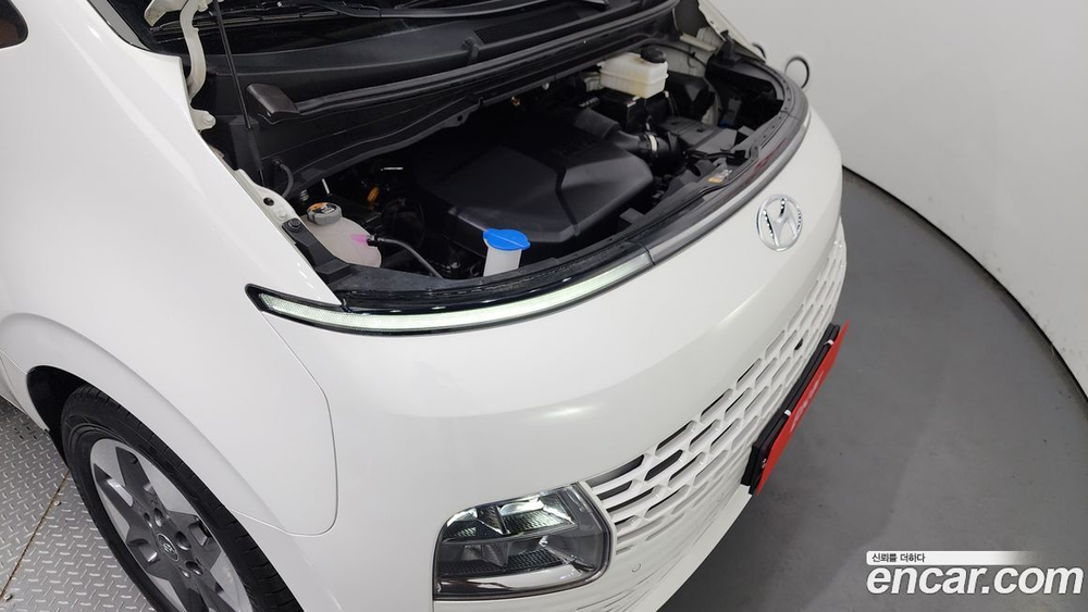 Hyundai Staria 4WD Tourer 11-и местный (08.2021)