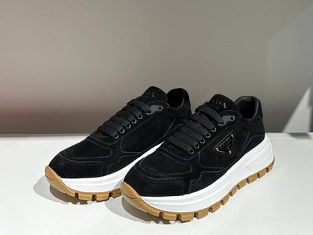 Кроссовки Prada