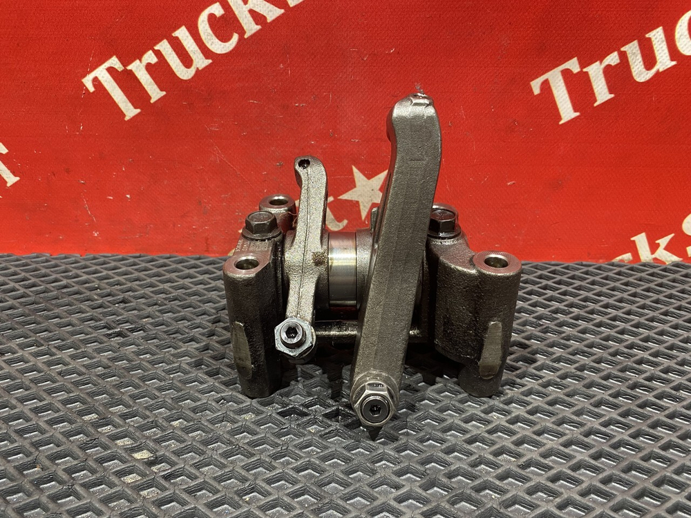 Вал рокеров в сборе 2018г.