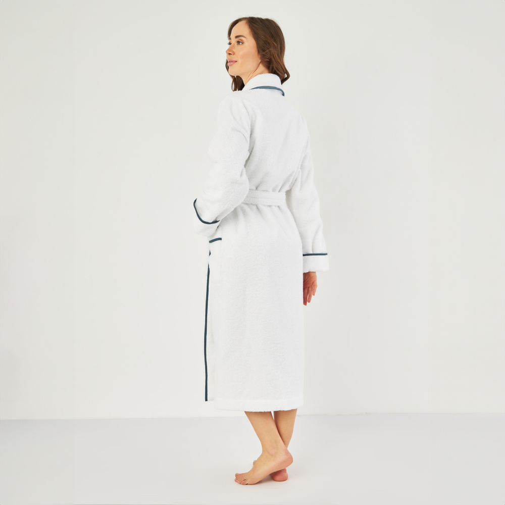Халат махровый с шалькой Claire Batiste Atelier Roma Niveo белый с синим кантом