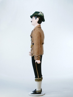 Кукла фарфоровая в Мужском национальном немецком костюме 20в. Бавария