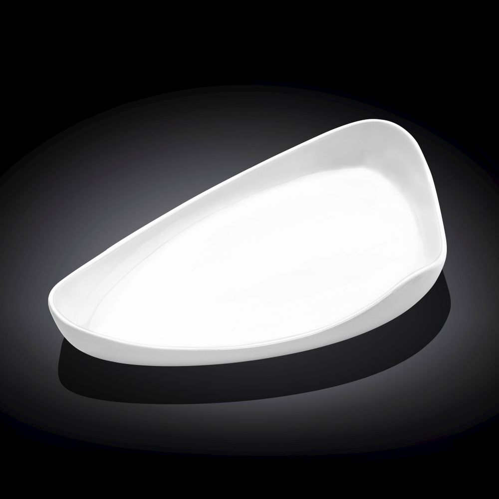 Блюдо треугольное 31 см WL‑991324/A