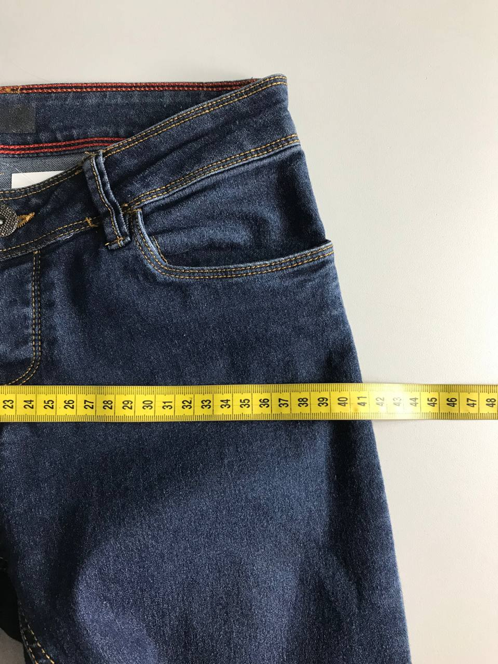 Джинсы зауженные, визуально на 42 размер