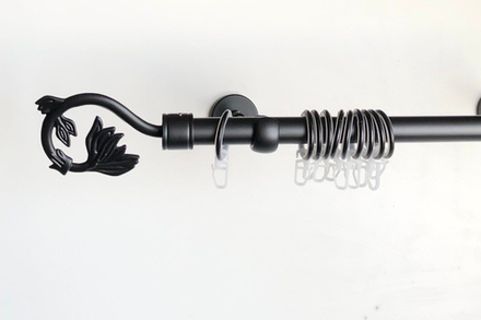 Карниз кованый для штор Крокус d20 однорядный, цвет черный матовый