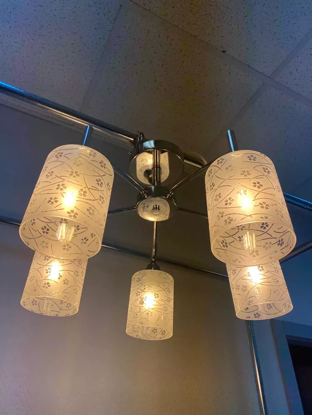 Люстра потолочная GERDA E14*5*60W хром, белый