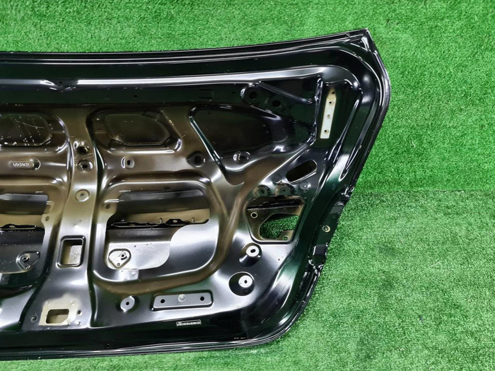 Крышка багажника Toyota Camry xv70 (2017-н.в.)