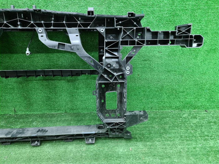 Телевизор Hongqi E-HS9 (2020-н.в.)