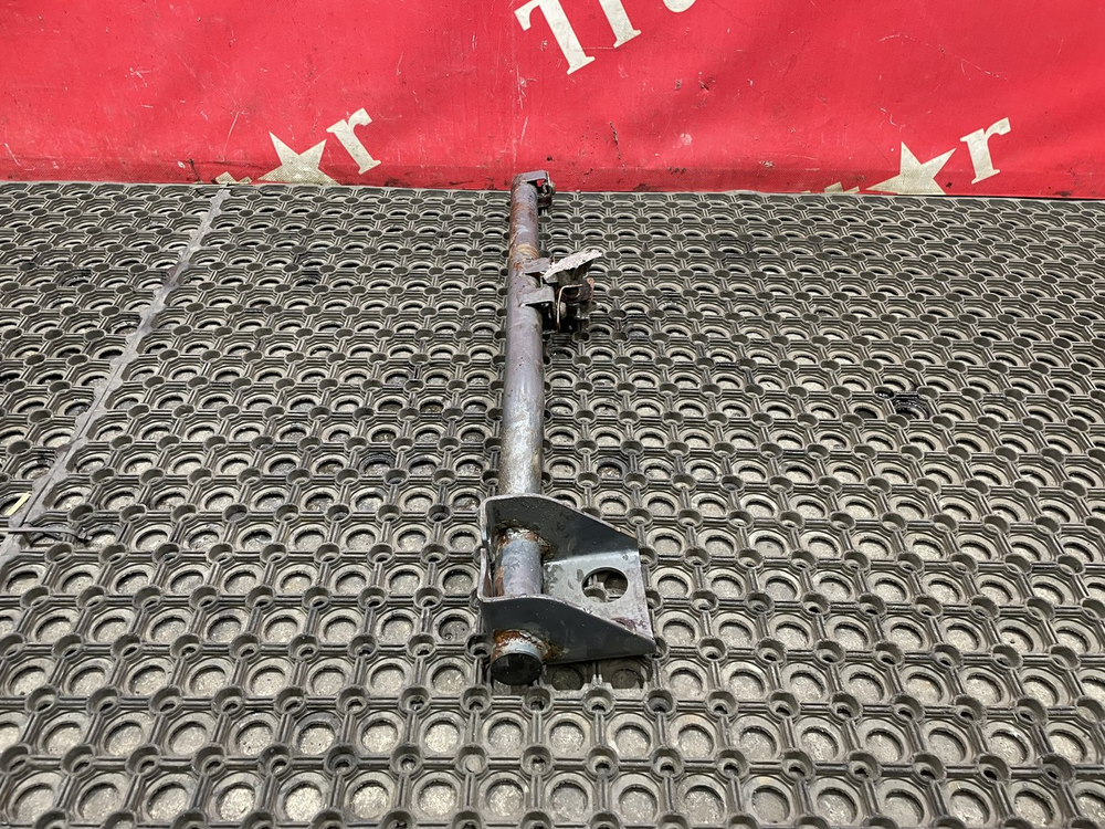 Кронштейн крыла переднего правого