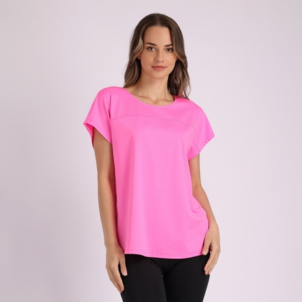 Розовая футболка с разрезом на спине