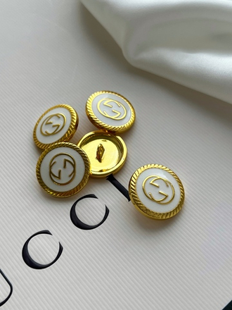 Пуговицы Гучч. Белые золото 20 мм эмаль