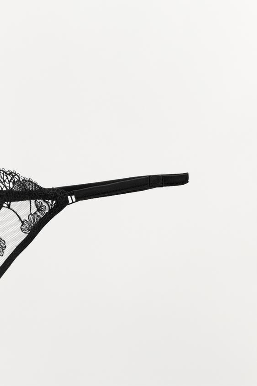 ZARA КРУЖЕВНЫЕ ТРУСЫ ТАНГА, ЧЕРНЫЙ